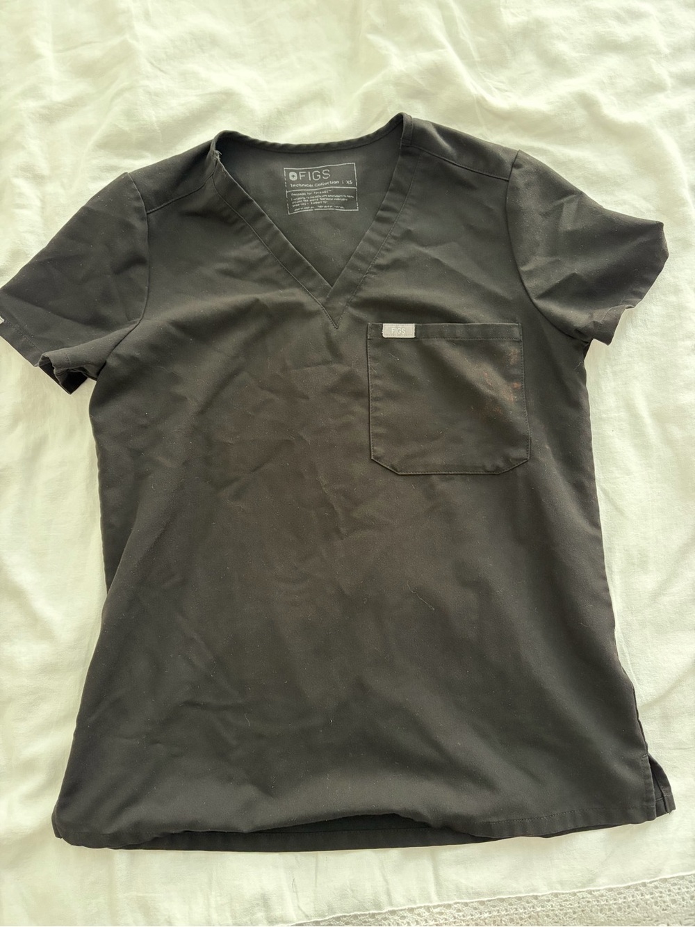 FIGS black scrub top
